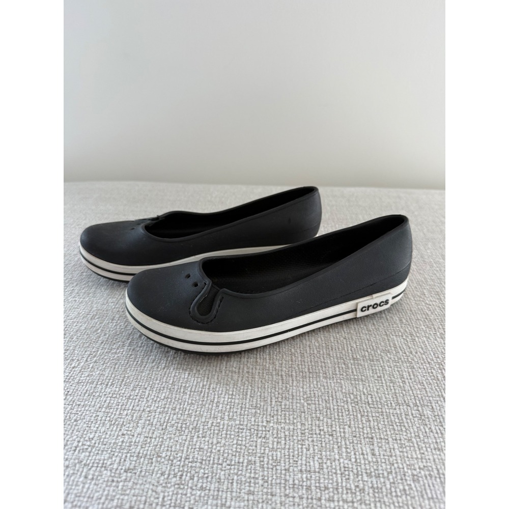 Crocs Black White Crocband Slip-on Flats Size 6 Comfort Preppy Travel Retired